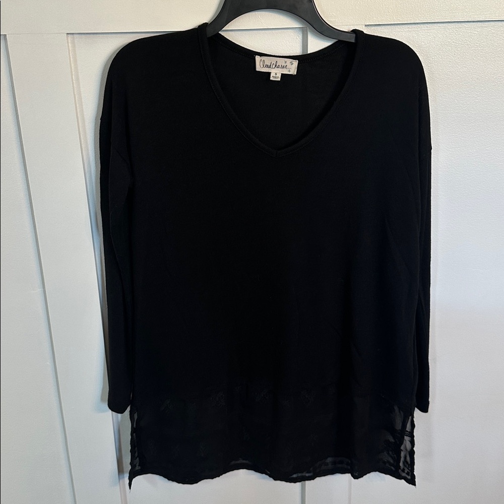 Long tunic top with lace detail
